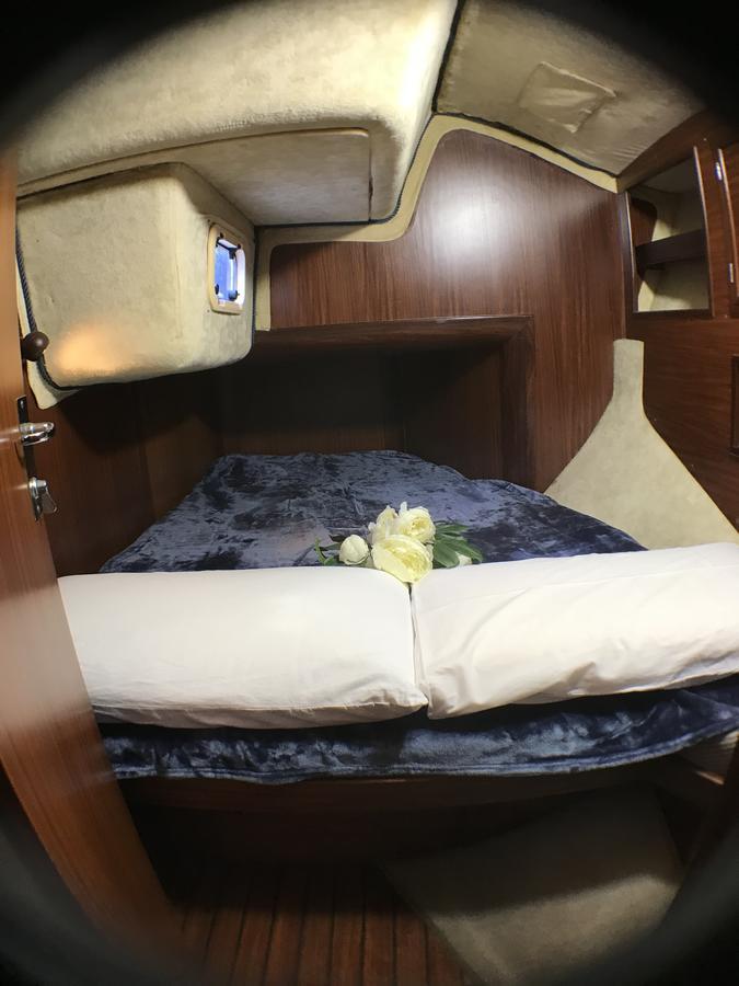 Готель Bed&Boat Eolo 3 Венеція Екстер'єр фото