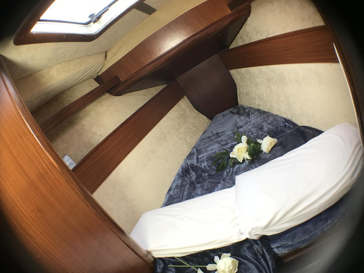 Готель Bed&Boat Eolo 3 Венеція Екстер'єр фото