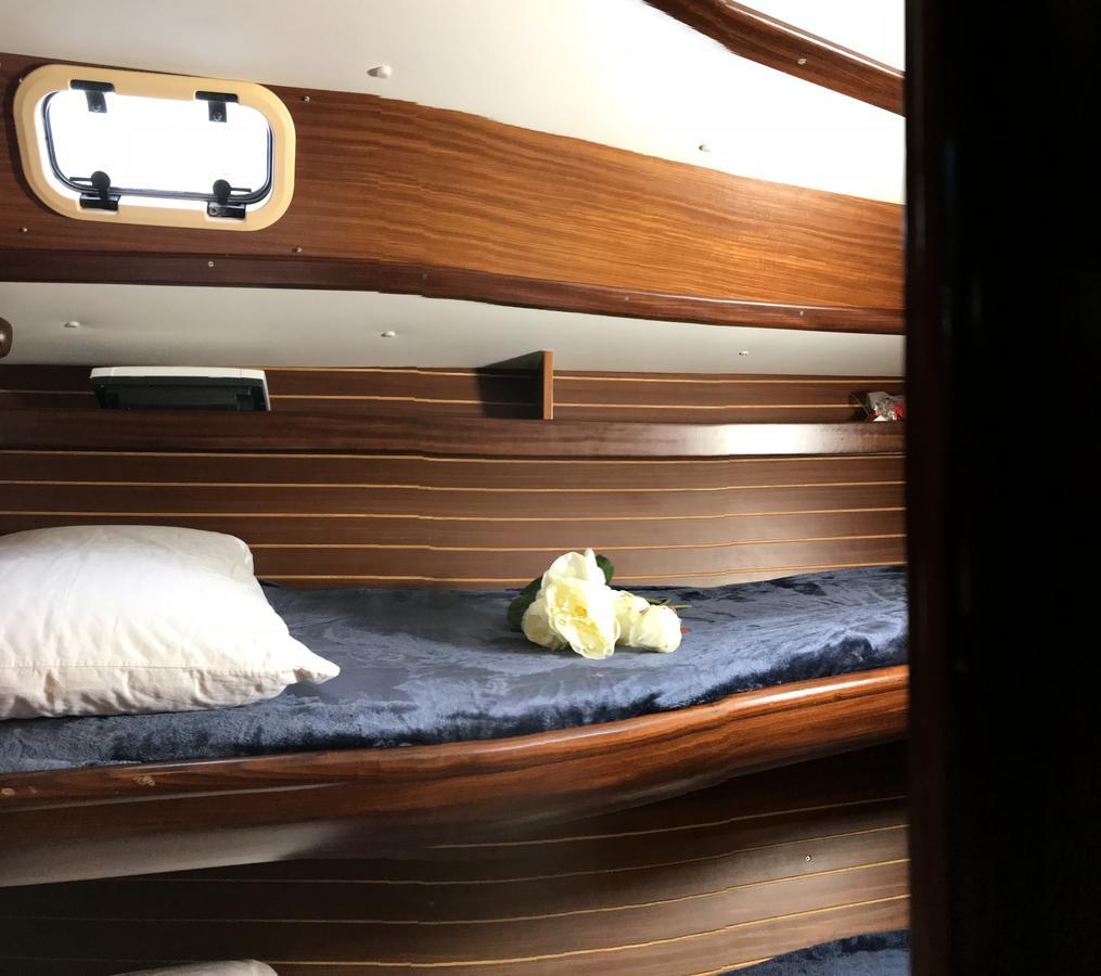 Готель Bed&Boat Eolo 3 Венеція Екстер'єр фото