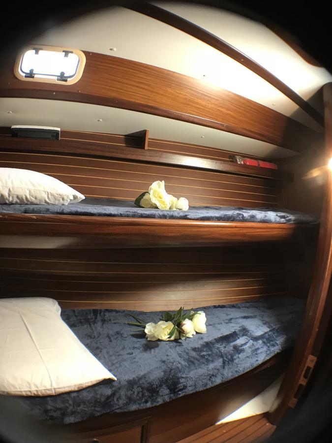 Готель Bed&Boat Eolo 3 Венеція Екстер'єр фото